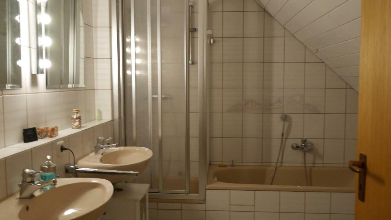 Ruhiges Zimmer Naehe Nuernberg Messe Mit Wallbox エクステリア 写真